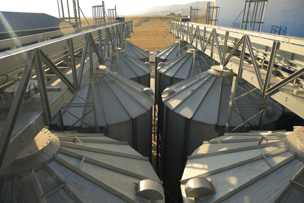 Silos top